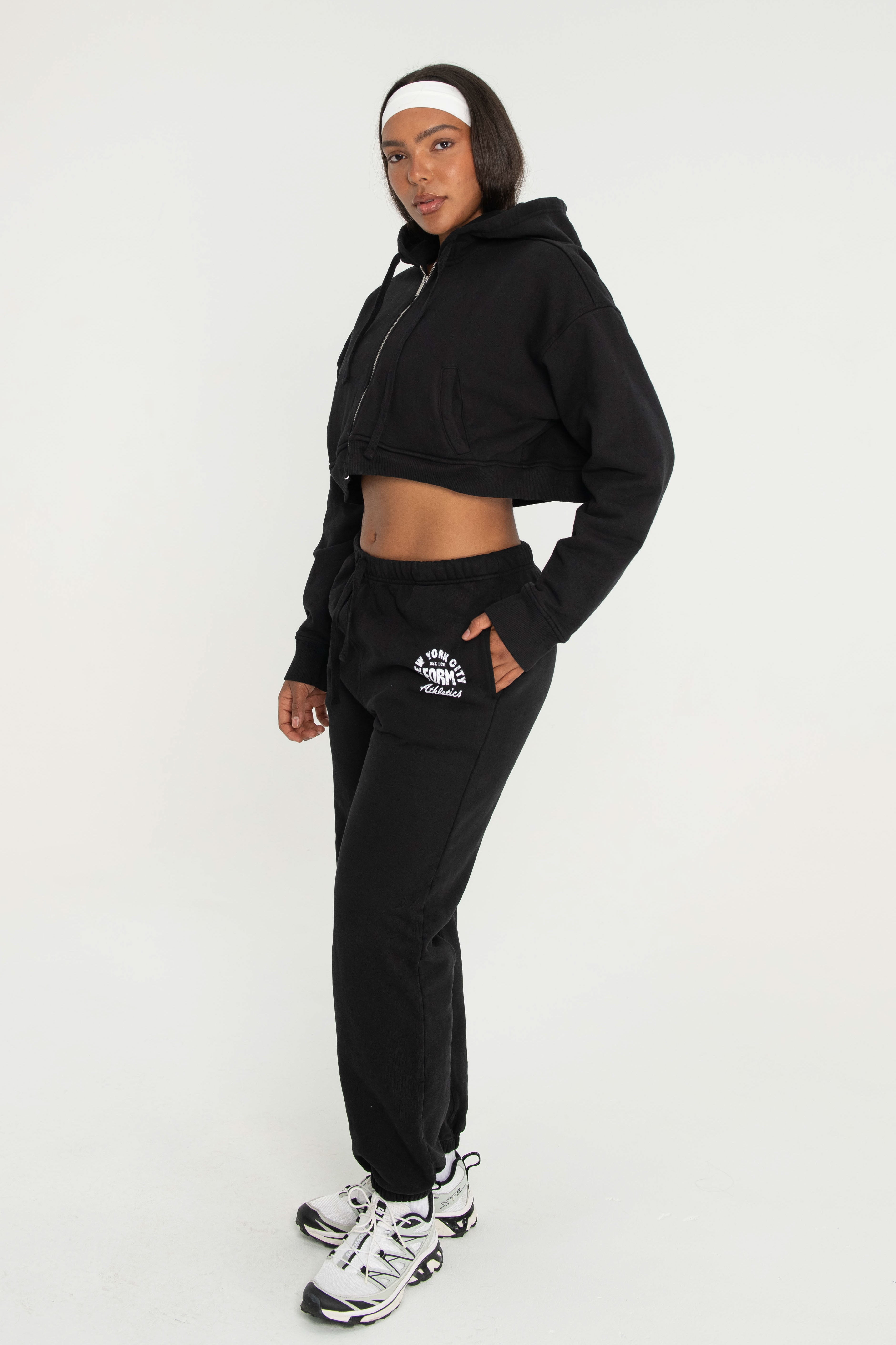 Cropped Zip Up Black