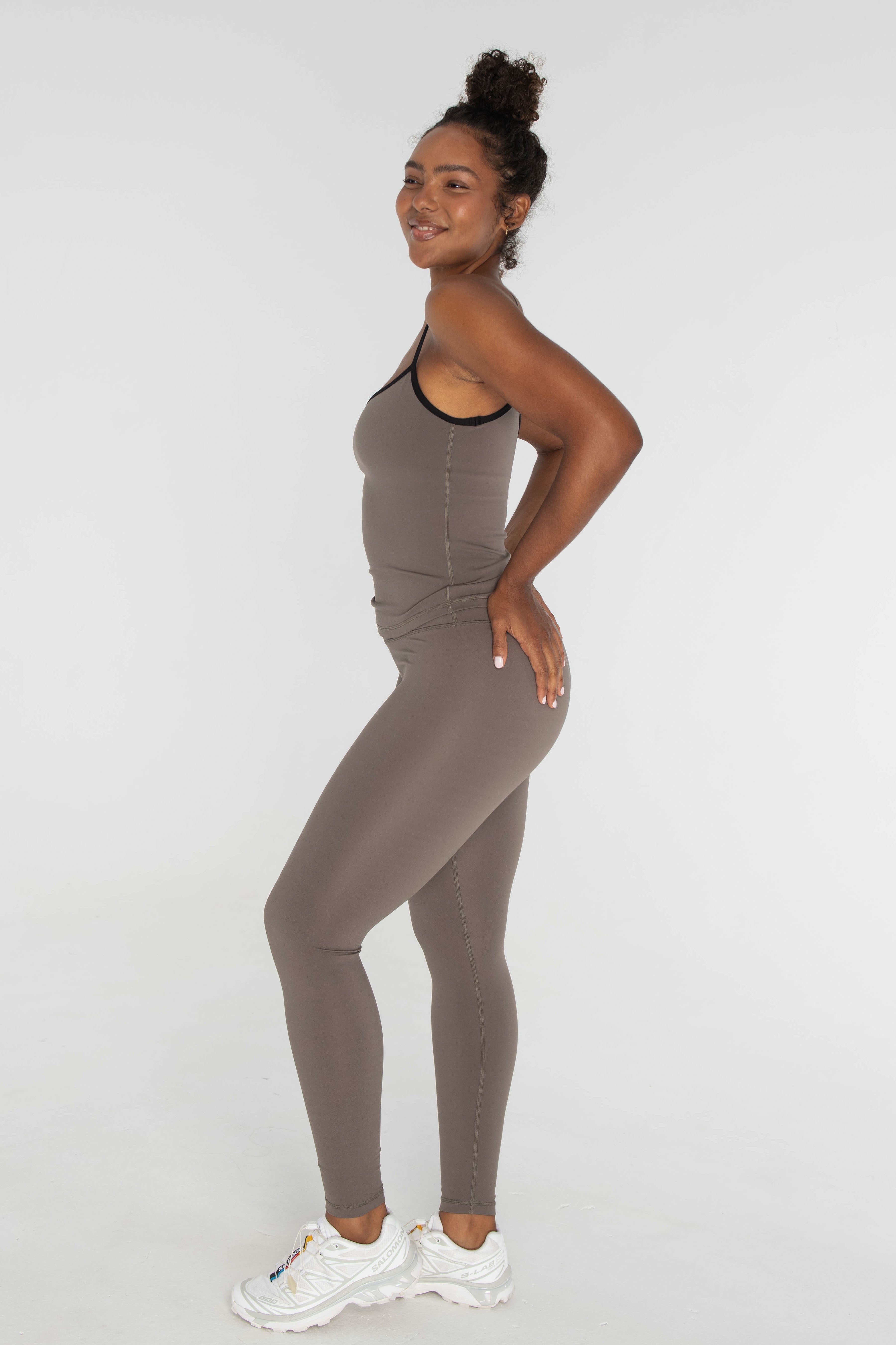 FORM Cami Walnut/Black