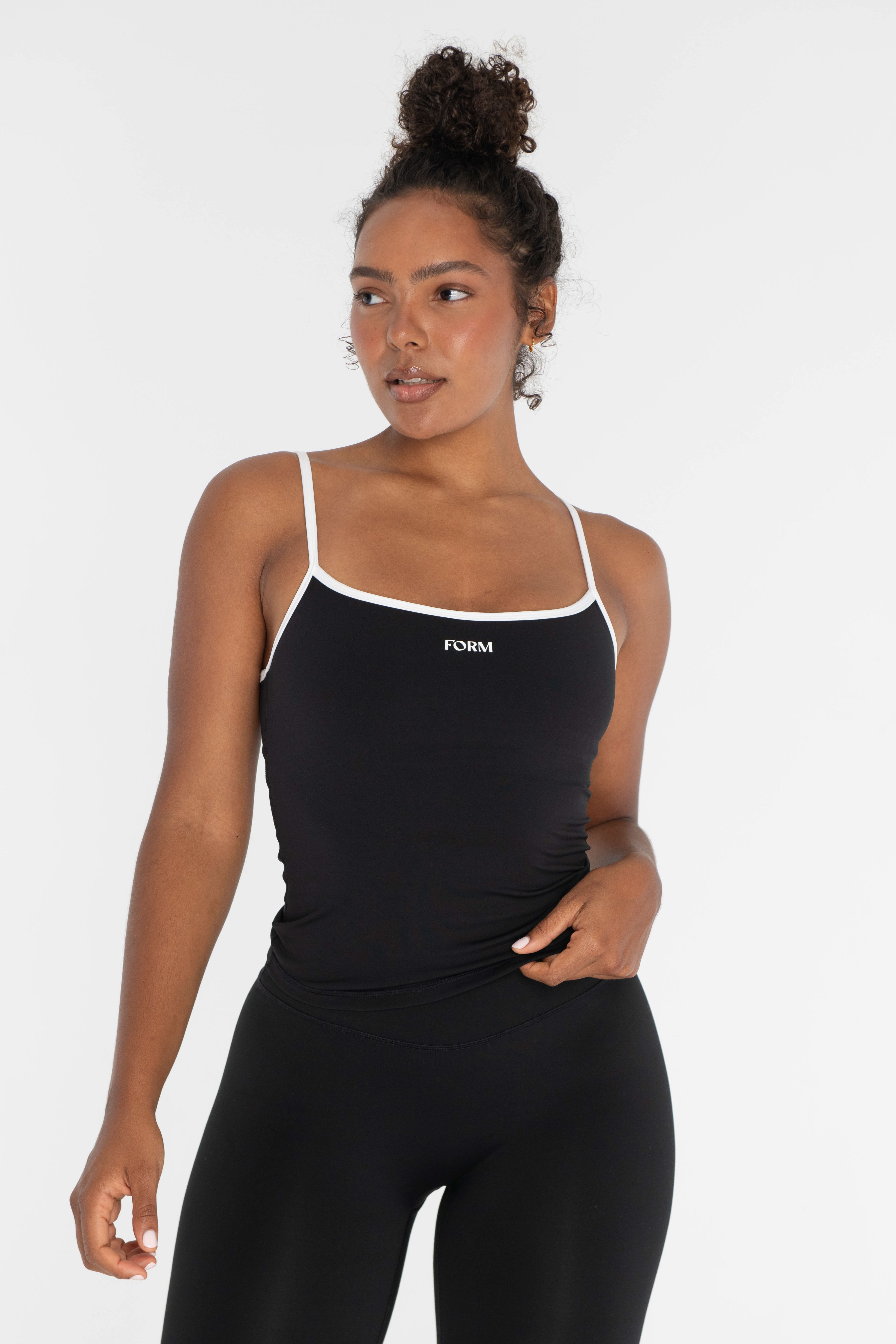 FORM Cami Black/White