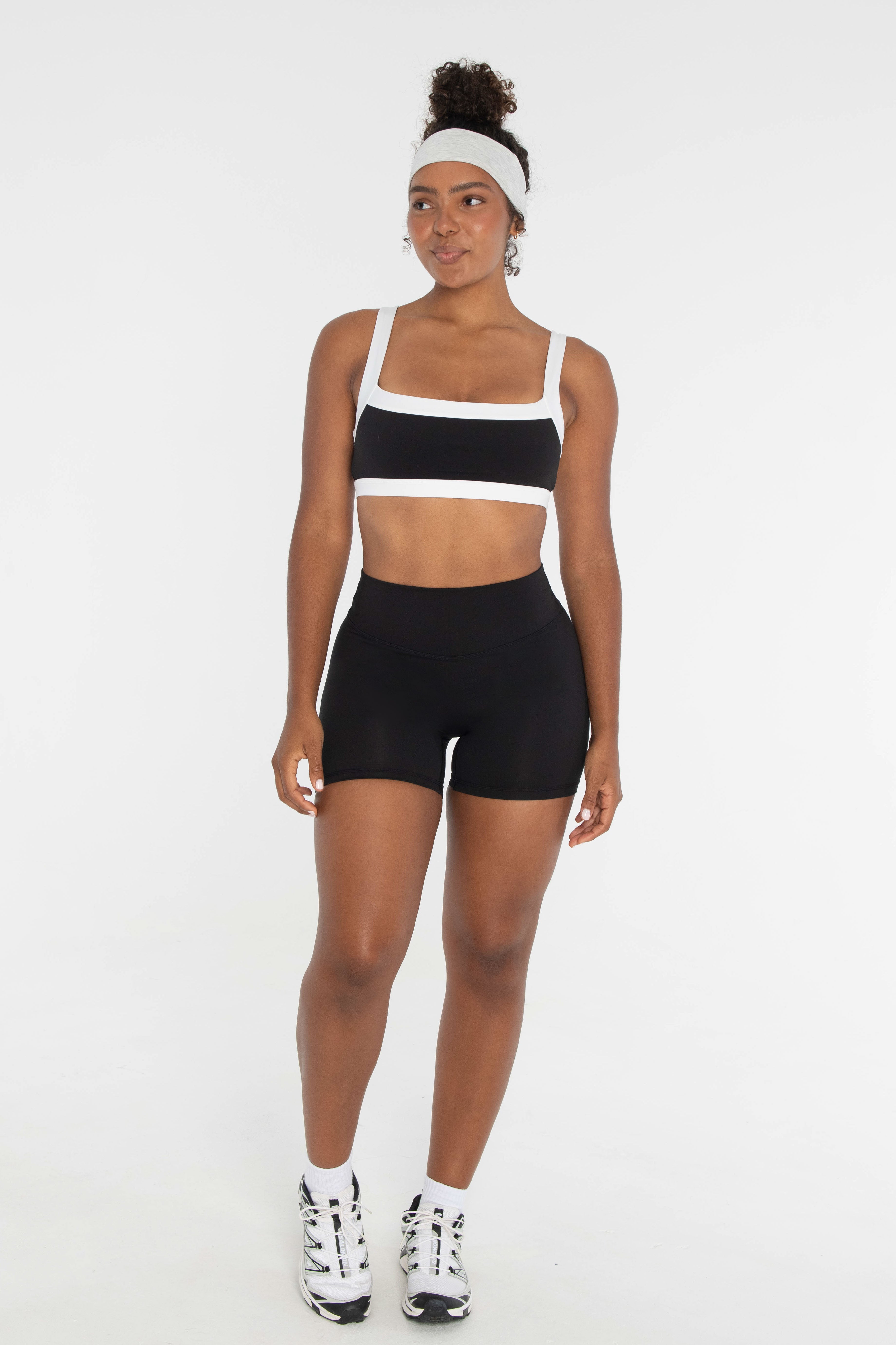 Straight Neck Bra Black/White