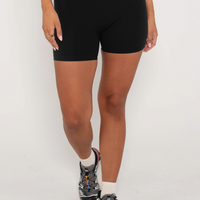 Core Shorts - Black