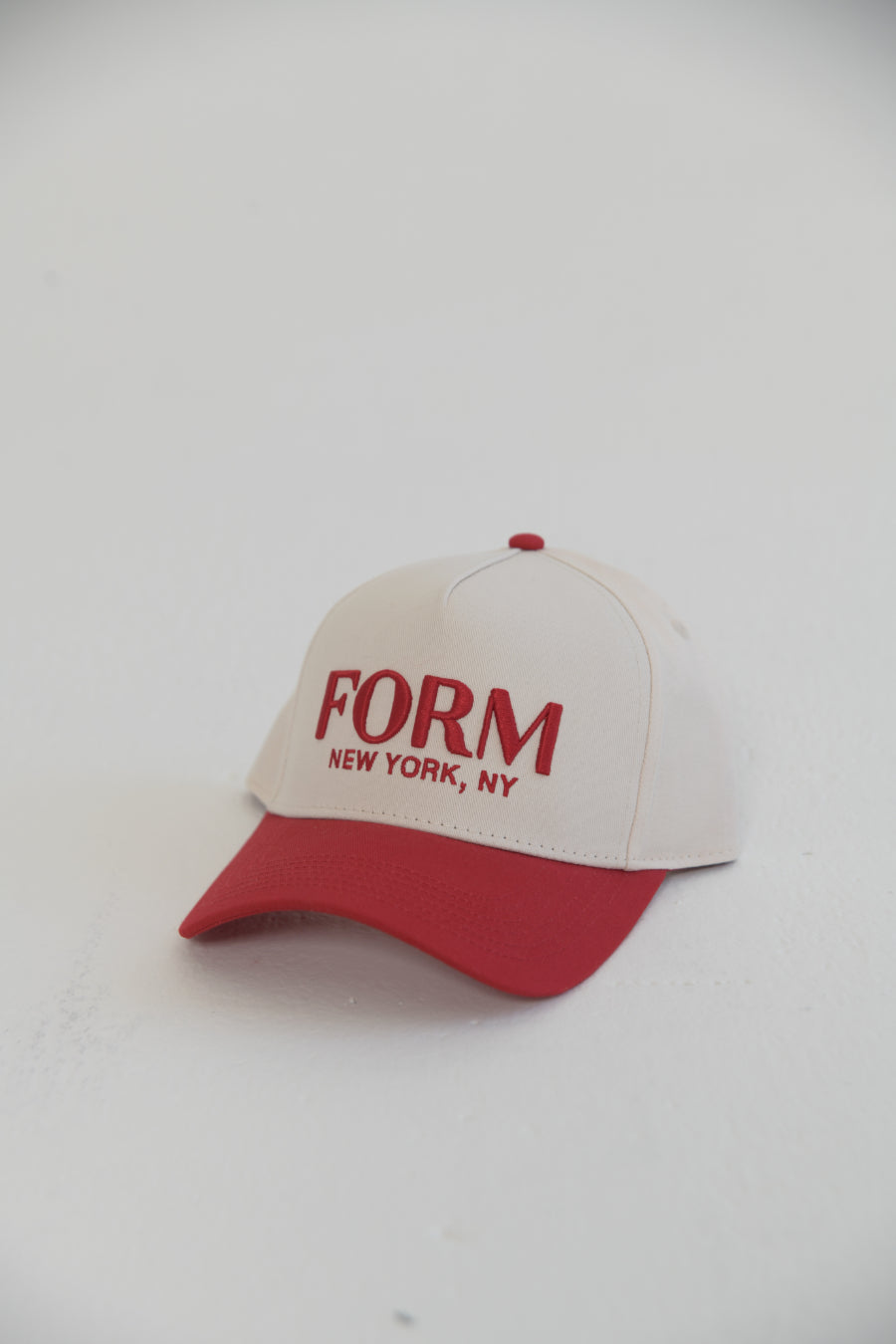 New York FORM Hat   Red/Cream
