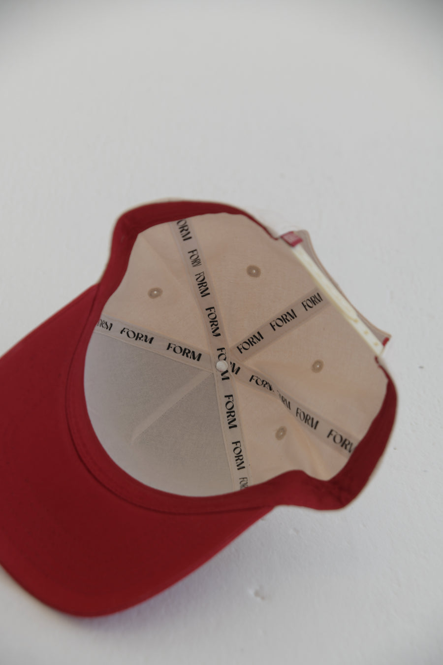 New York FORM Hat   Red/Cream
