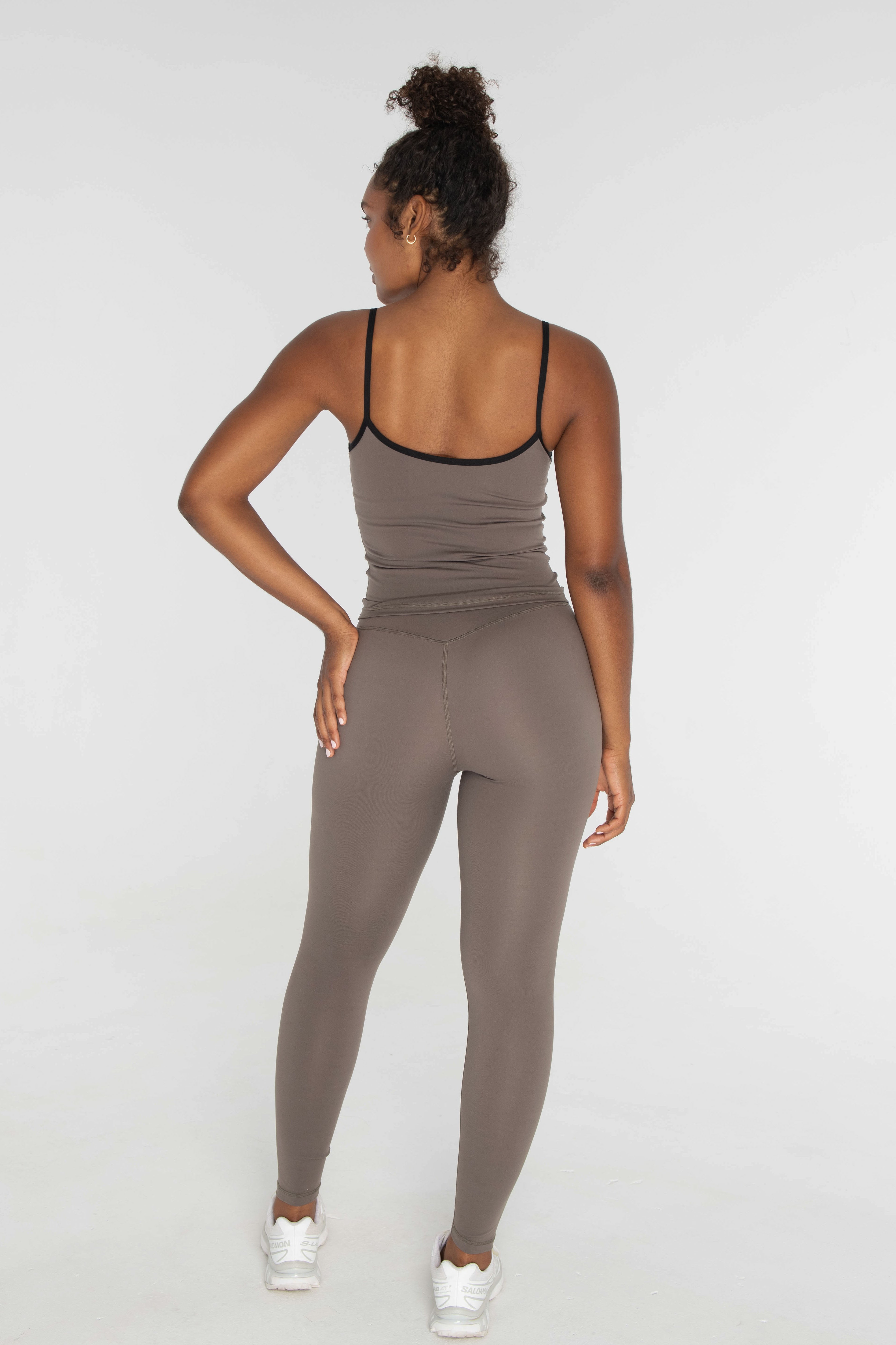 FORM Cami   Walnut/Black
