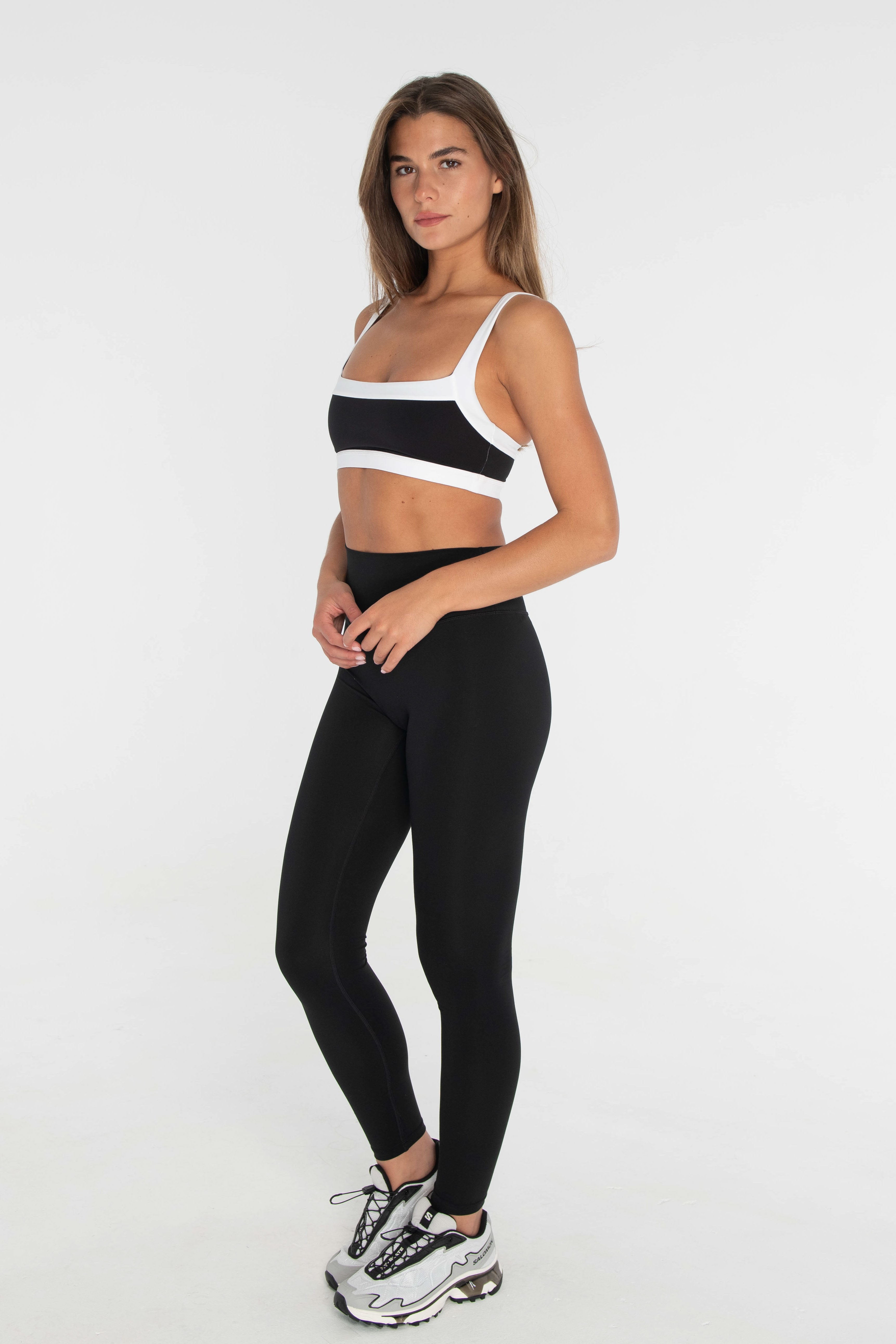 Straight Neck Bra    Black/White
