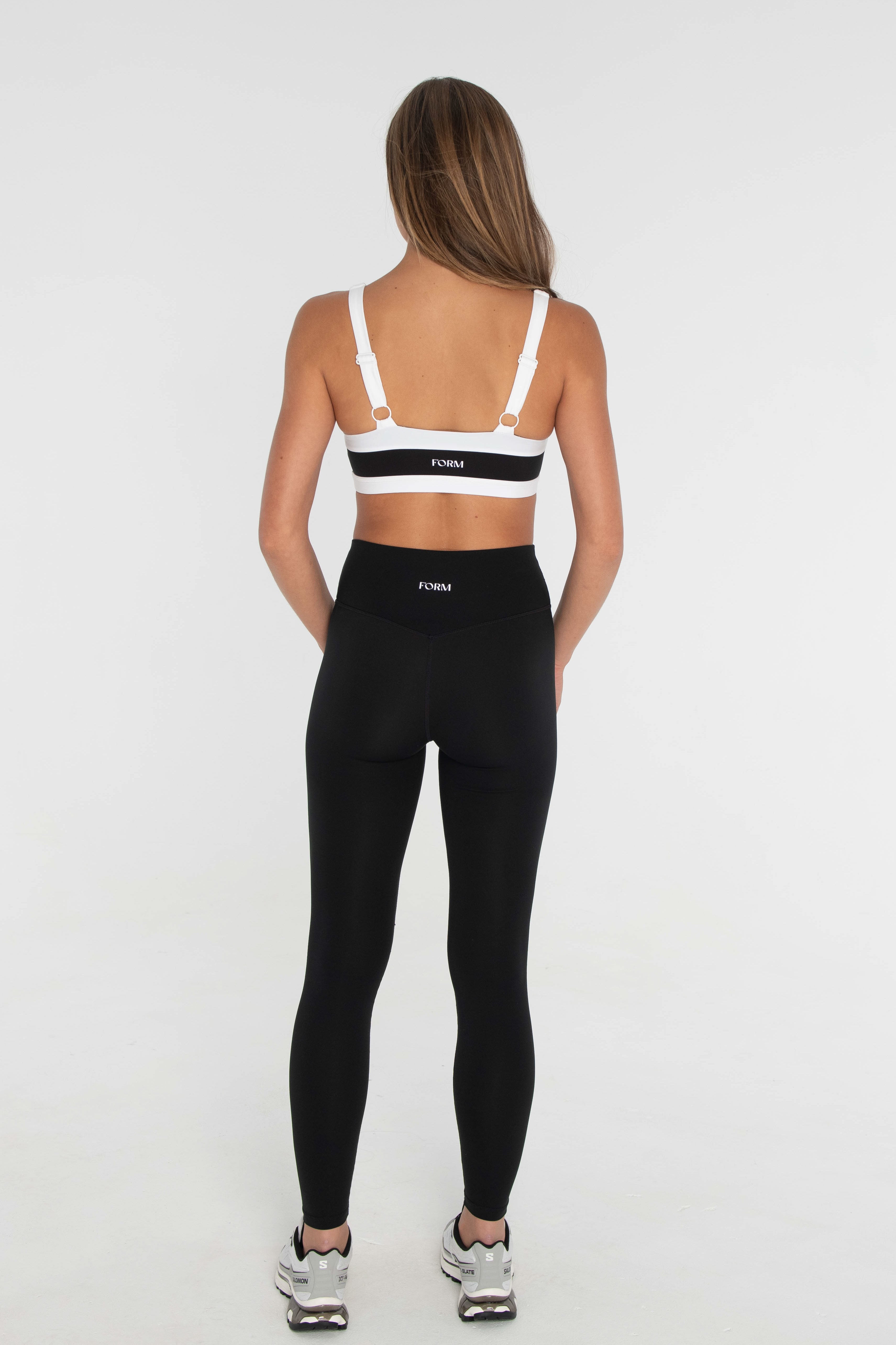 Straight Neck Bra    Black/White
