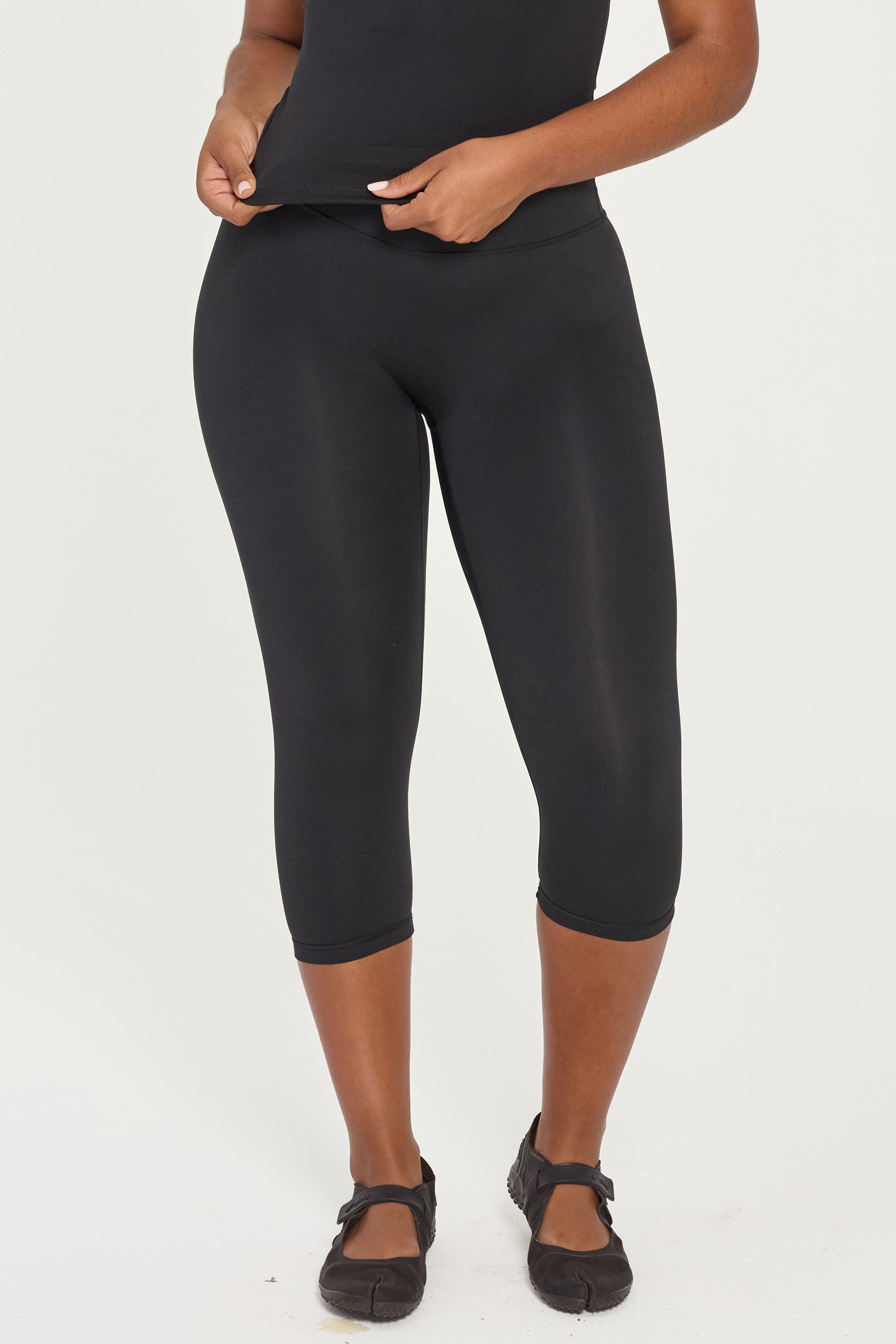 Capri Leggings   Black
