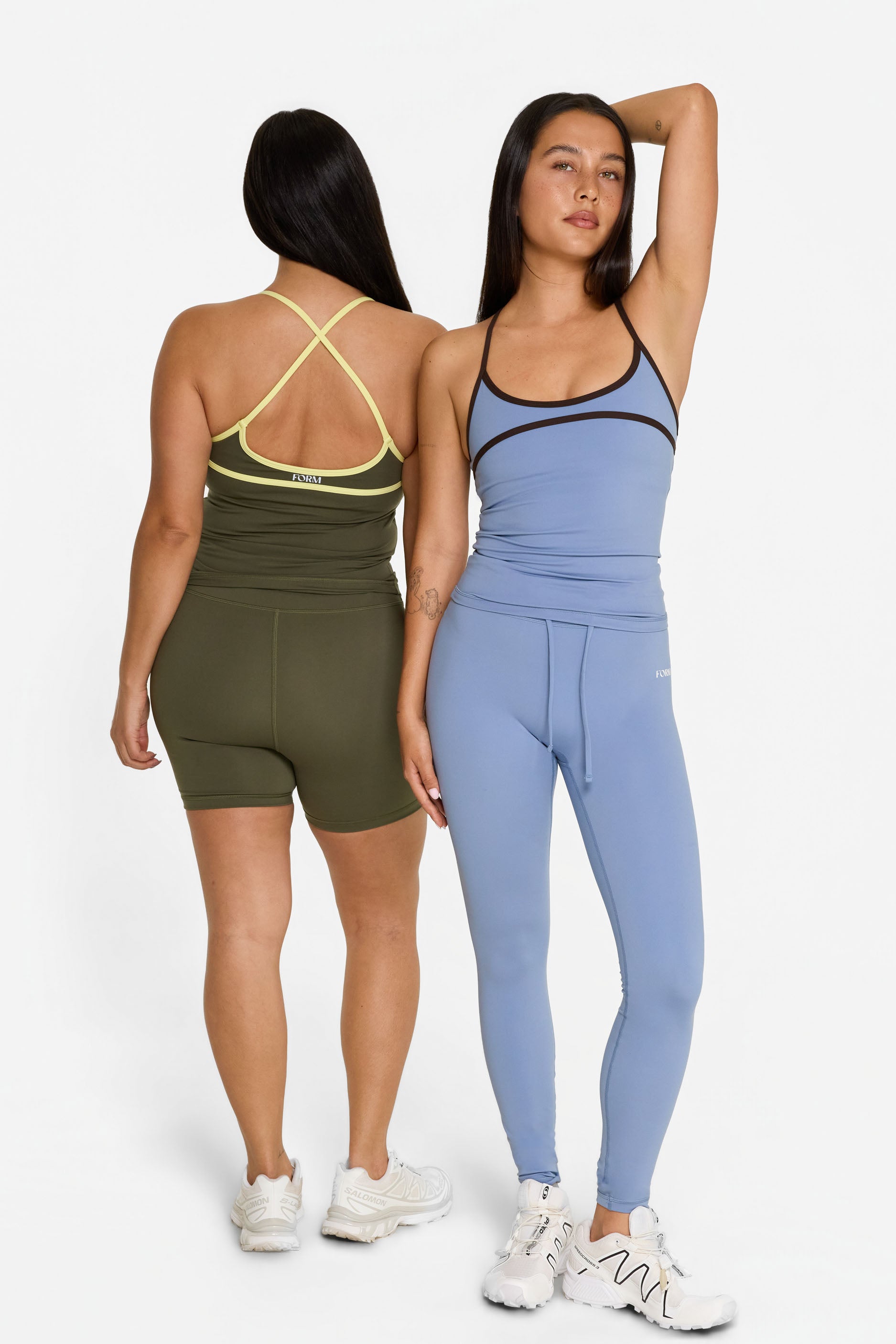 Scoop Contrast Cami   Glacier/Espresso
