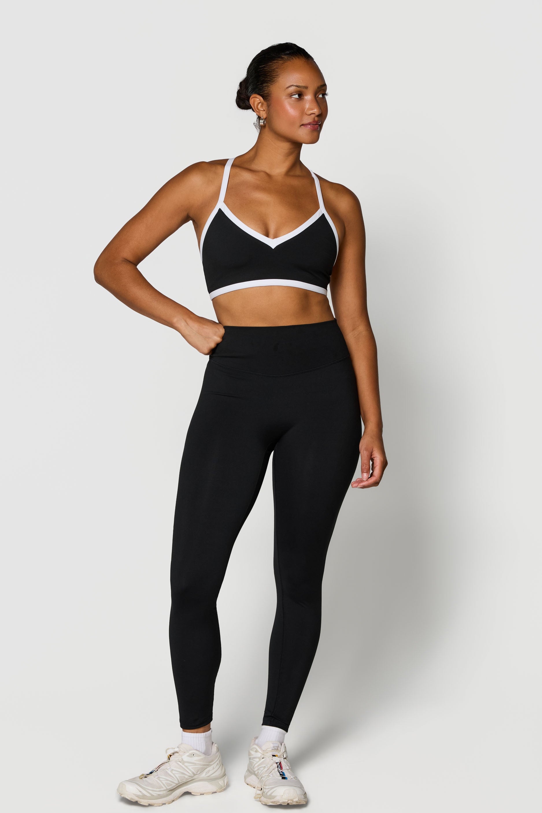Reversible V Neck Bra   Black/White   Walnut/White
