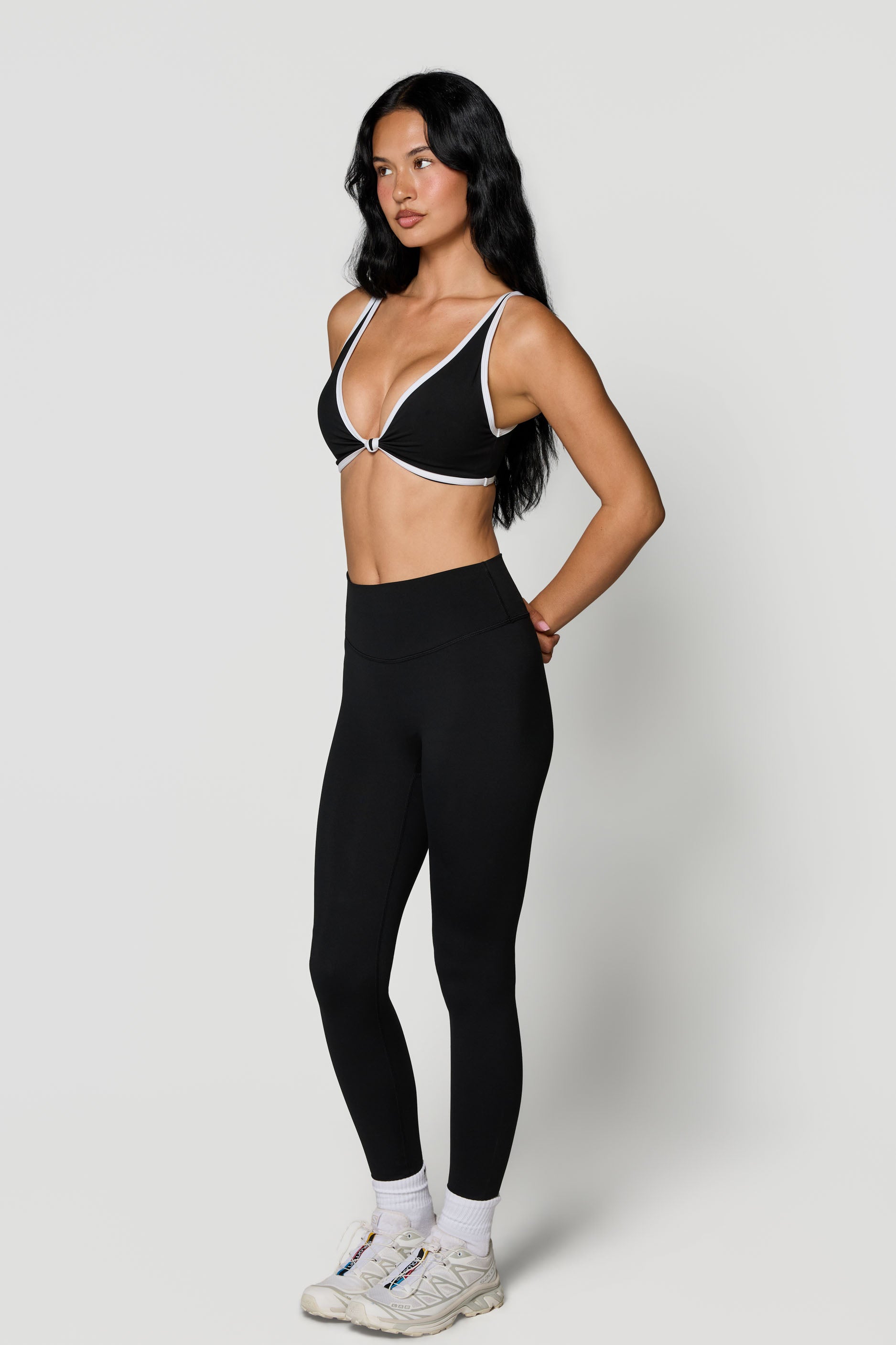 Knot Bra   Black/White

